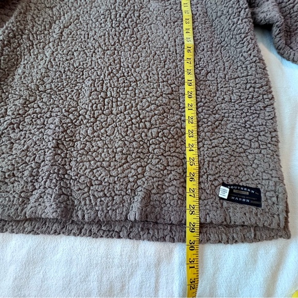 Southern Marsh Appalachian Pile Sherpa
Pullover Taupe Color Men’s Size Large - Picture 6 of 9